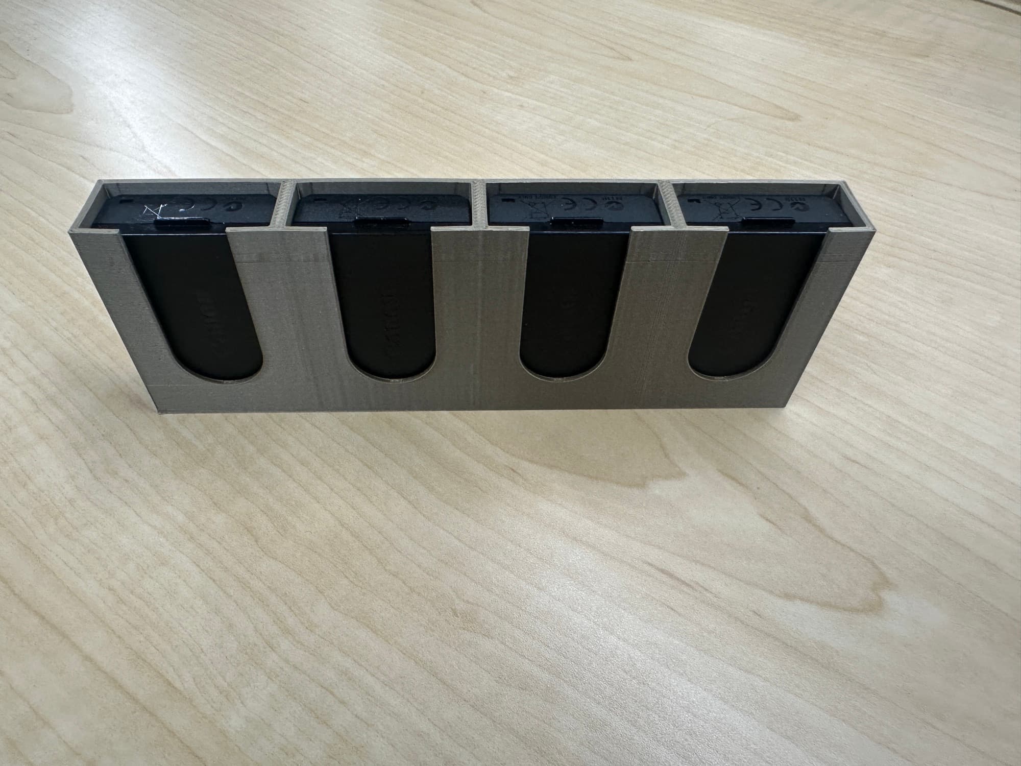 Canon LP-E10 battery case, printed, with a battery inside