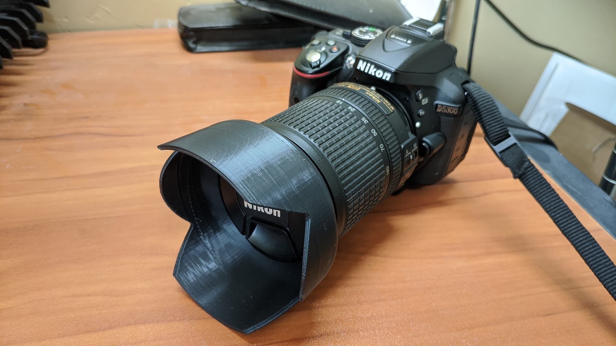 Nikon HB-32 lens hood